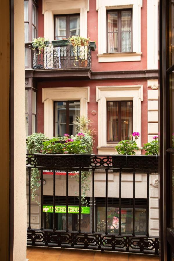 Acogedor Apartamento En El Centro Del Casco Viejo Apartment Билбао Екстериор снимка