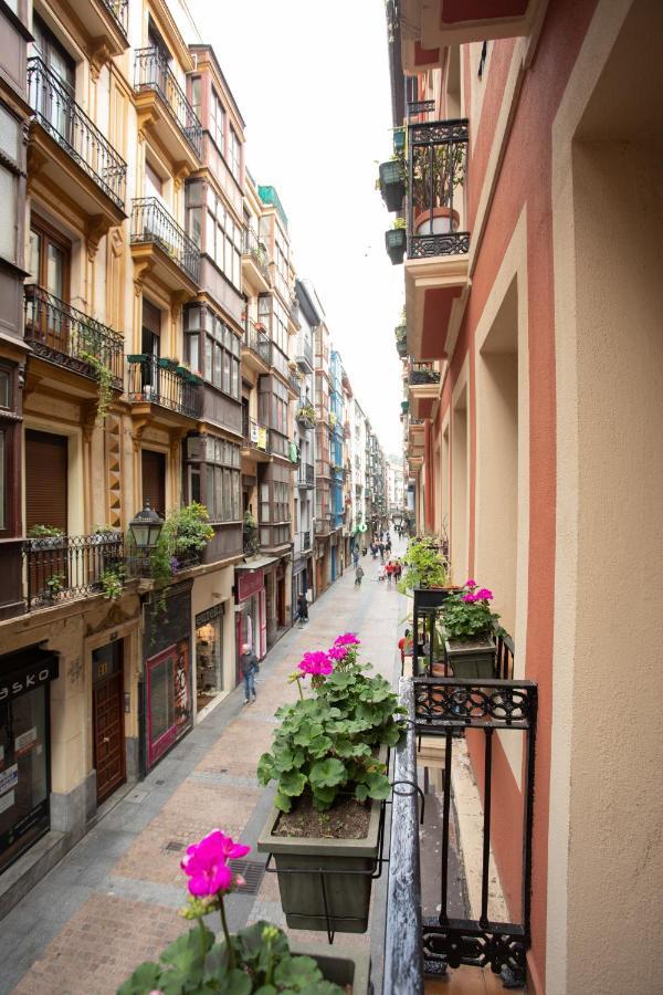 Acogedor Apartamento En El Centro Del Casco Viejo Apartment Билбао Екстериор снимка